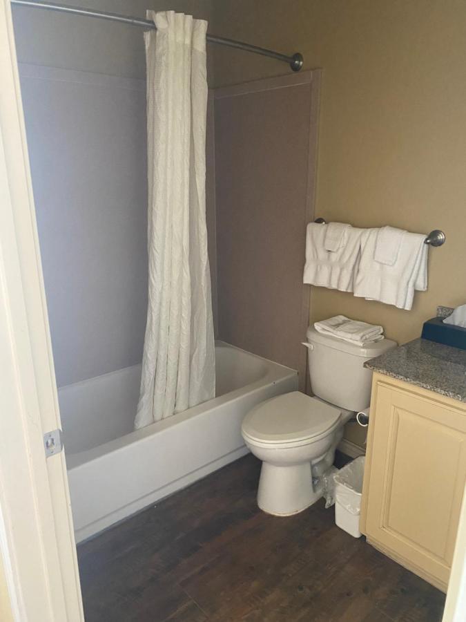Southern Inns And Suites Now Offering Rv Spaces For Rent Yorktown Buitenkant foto