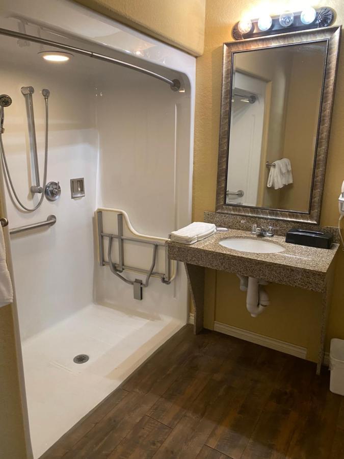 Southern Inns And Suites Now Offering Rv Spaces For Rent Yorktown Buitenkant foto