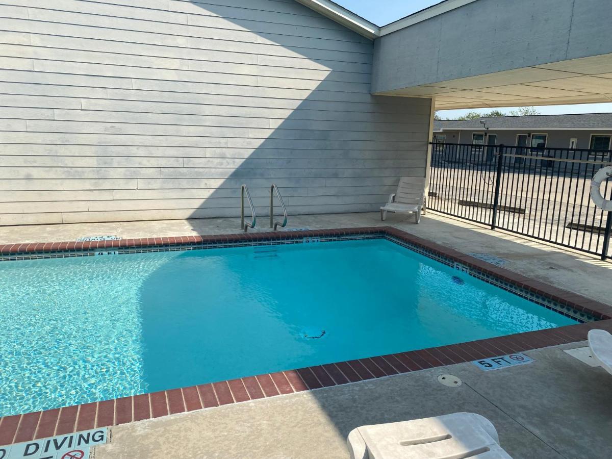 Southern Inns And Suites Now Offering Rv Spaces For Rent Yorktown Buitenkant foto