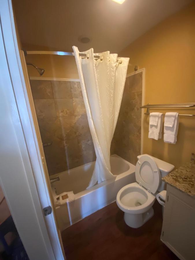 Southern Inns And Suites Now Offering Rv Spaces For Rent Yorktown Buitenkant foto